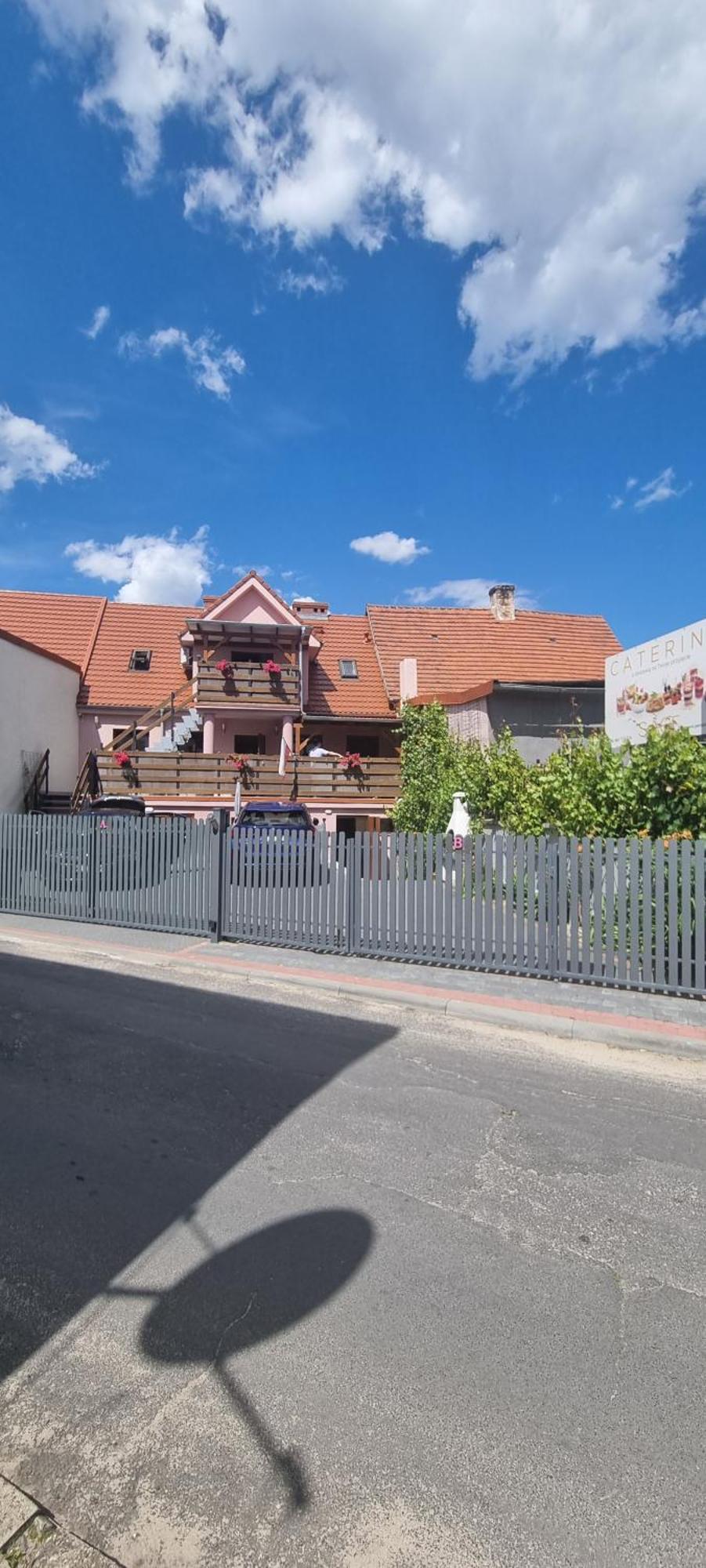 Nova Kamienica 2 *